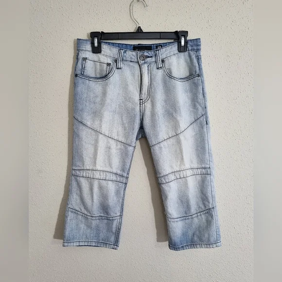 Stylish Light Blue Denim Shorts Size Waist 29. - Picture 2 of 7